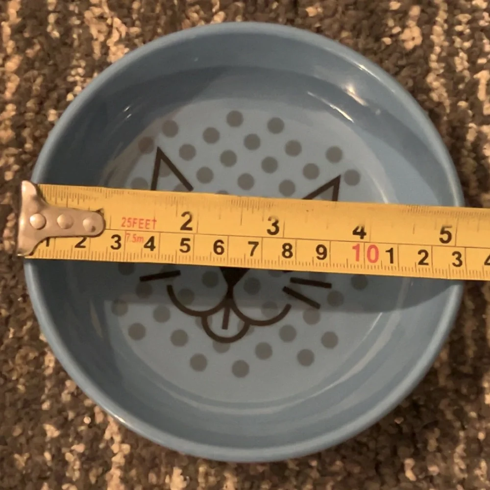 2 non-slip silicone bottom cat/kitten bowls